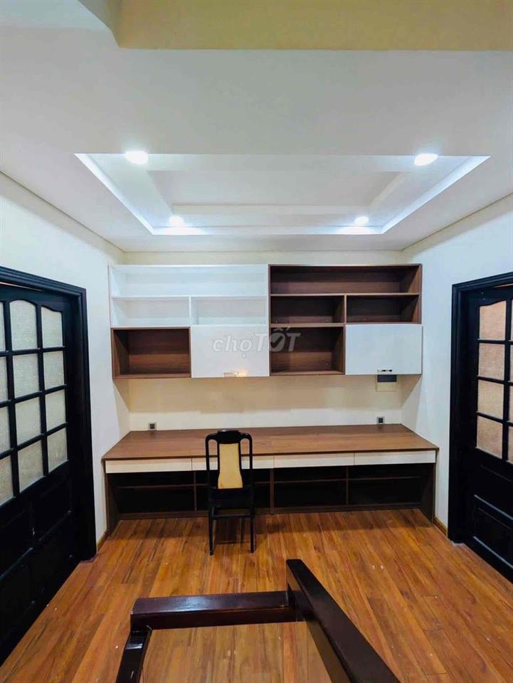 Cho thuê nhà Tạ Mỹ Duật – 3PN, 2WC – Giá 26 triệu/tháng  * Vị trí: Đườ