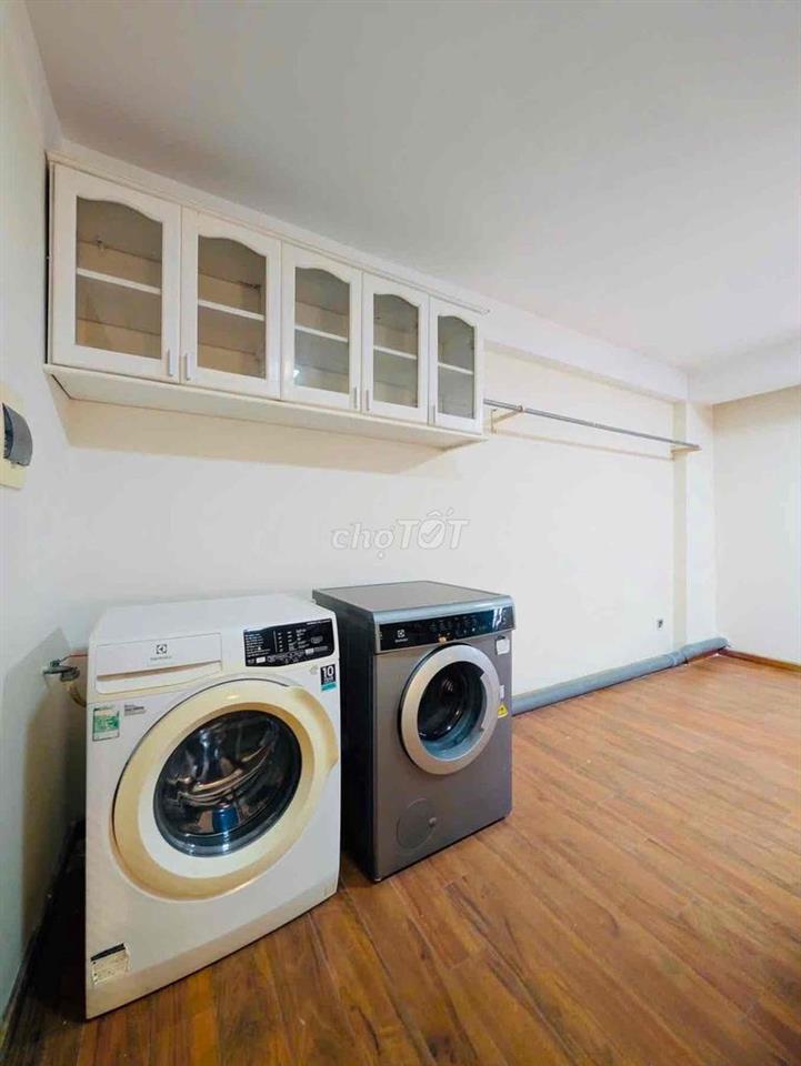 Cho thuê nhà Tạ Mỹ Duật – 3PN, 2WC – Giá 26 triệu/tháng  * Vị trí: Đườ