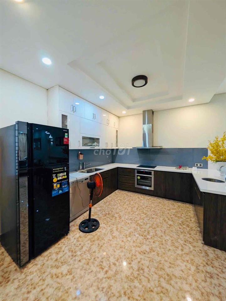 Cho thuê nhà Tạ Mỹ Duật – 3PN, 2WC – Giá 26 triệu/tháng  * Vị trí: Đườ