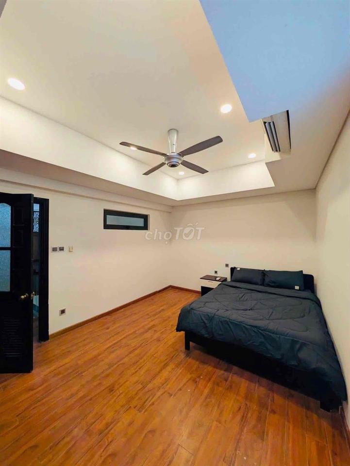 Cho thuê nhà Tạ Mỹ Duật – 3PN, 2WC – Giá 26 triệu/tháng  * Vị trí: Đườ