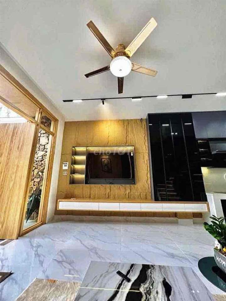 276  CHO THUÊ NHÀ 3 TẦNG 76M² – 3PN 3WC, GARA Ô TÔ