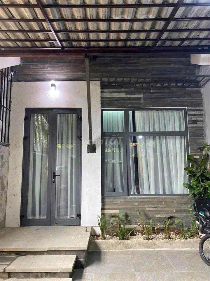 272 CHO THUÊ NHÀ NGUYÊN CĂN CÓ SÂN VƯỜN, ĐẬU Ô TÔ, FULL NỘI THẤT