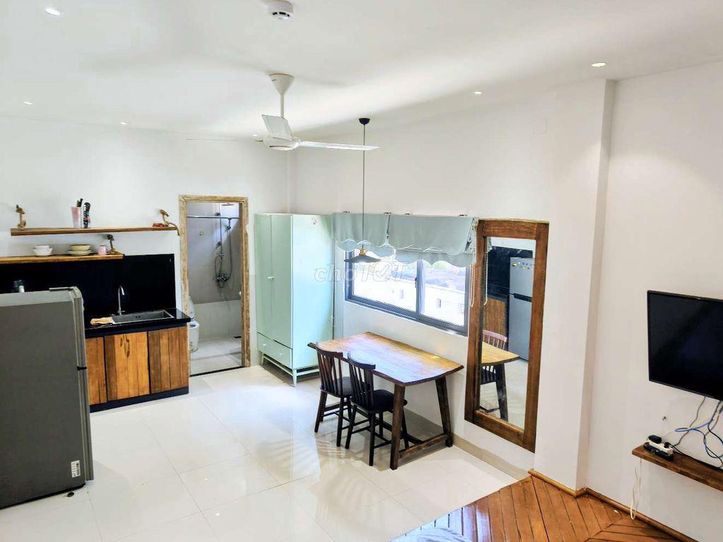 Căn hộ trống sẵn full nội thất