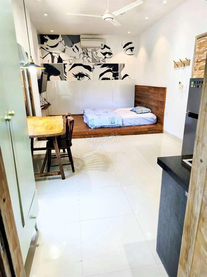 Căn hộ trống sẵn full nội thất