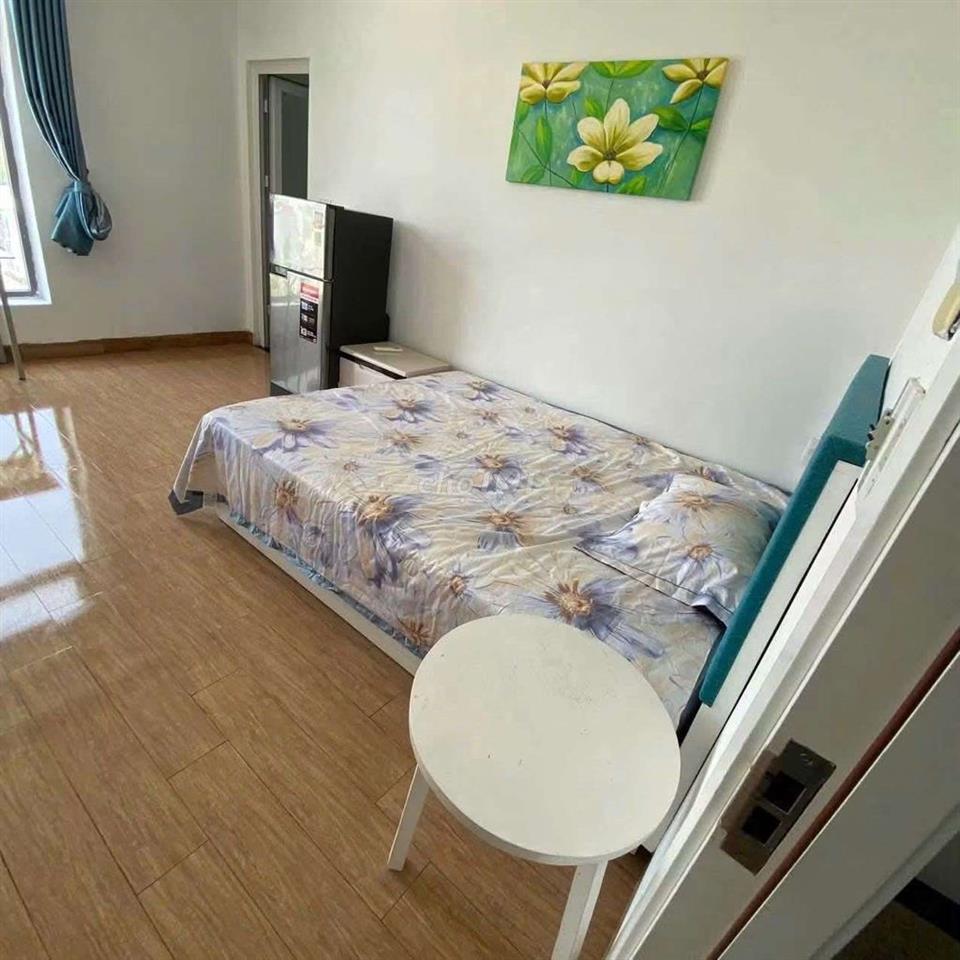 Căn hộ trống sẵn full nội thất hồ bơi