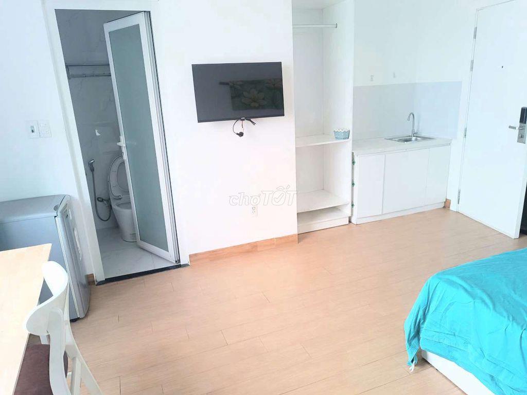 Căn hộ trống sẵn full nội thất hồ bơi