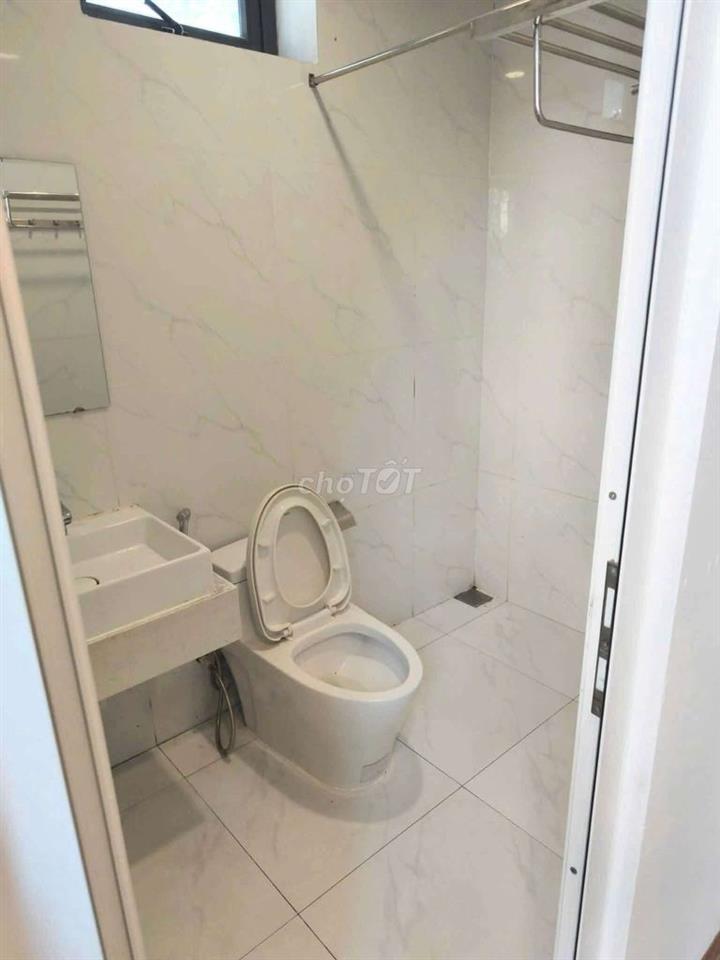 Căn hộ trống sẵn full nội thất hồ bơi
