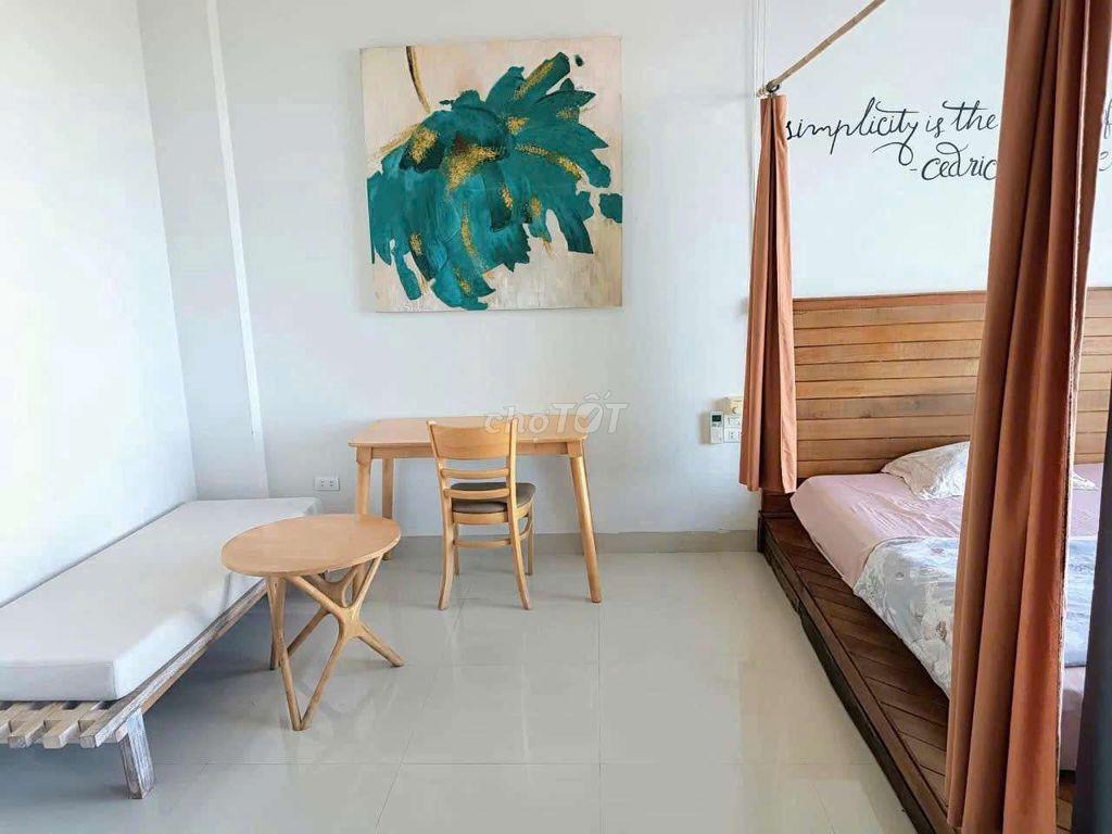 căn hộ ban công xinh chill y hình
