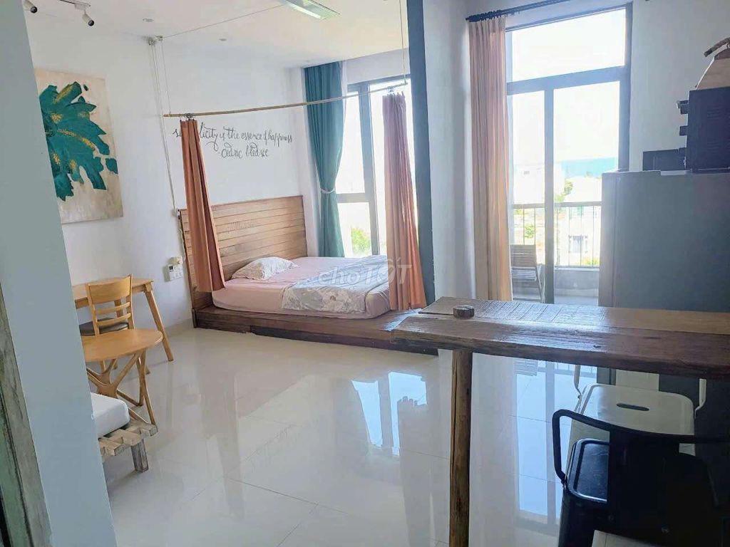 căn hộ ban công xinh chill y hình