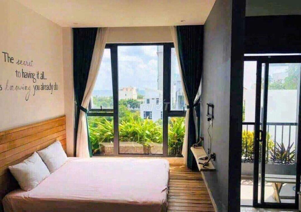 căn hộ ban công xinh chill y hình