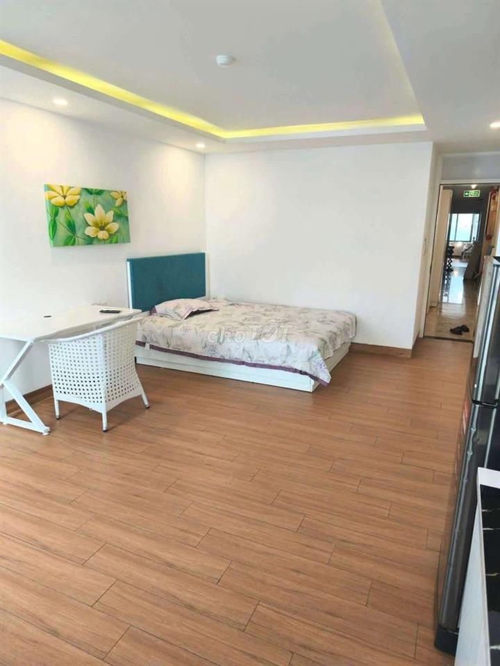 Căn hộ trống sẵn hồ bơi