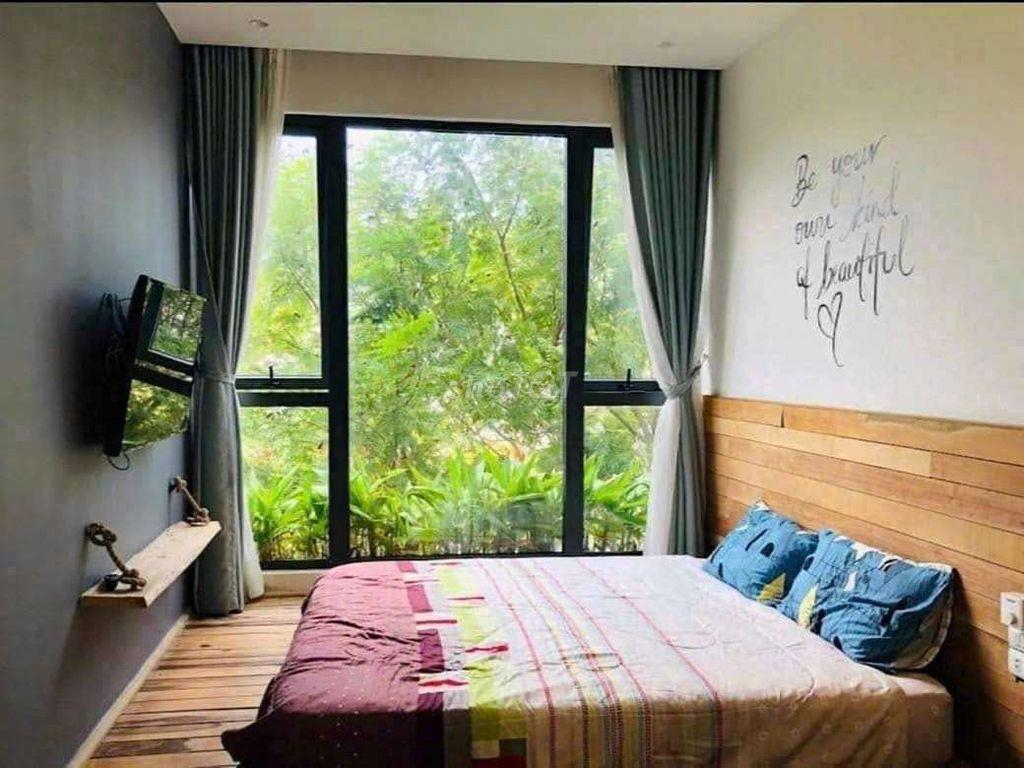 Căn hộ trống sẵn ban công full nội thất