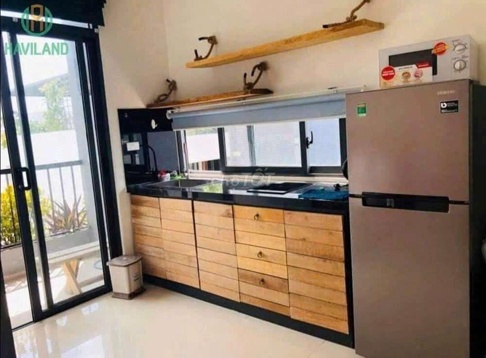 Căn hộ trống sẵn ban công full nội thất