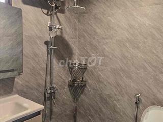 Cần cho thuê căn hộ sân vườn . có gác lửng
