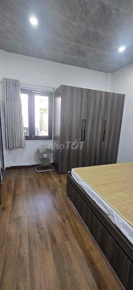 Cho thuê căn nhà sân vườn gần biển Tân Trà , gần sông Cổ Cò