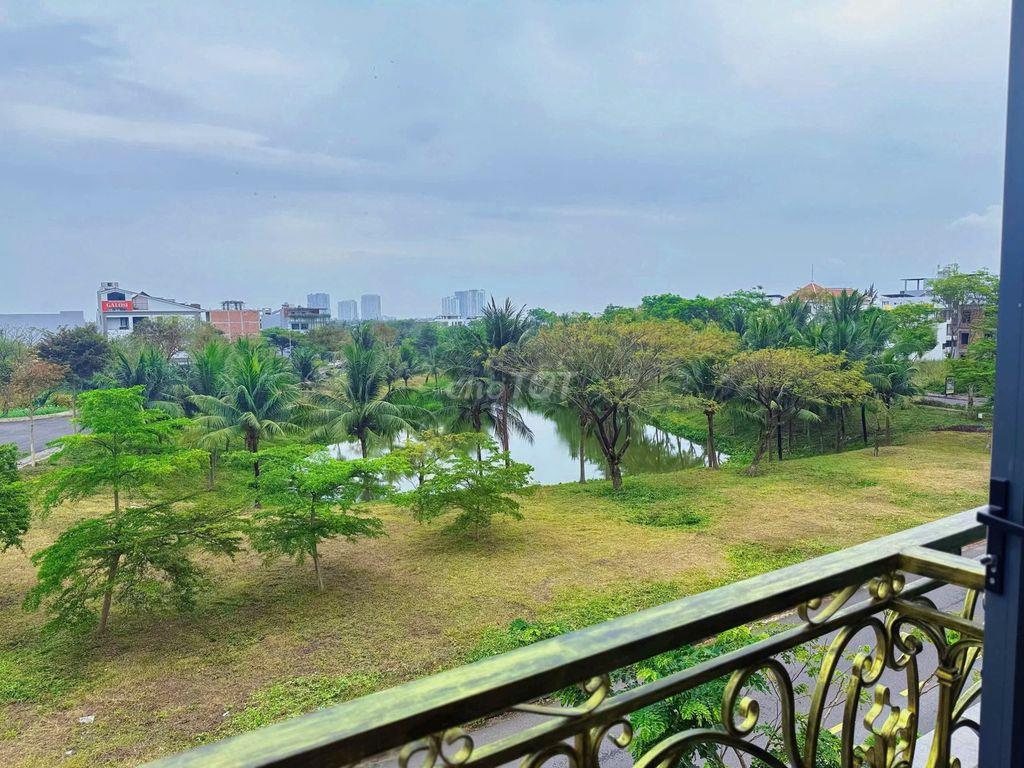 Cho thuê căn Studio Ngay Trục Shophouse FPT, Hướng Đông, Giá chỉ 4,5tr