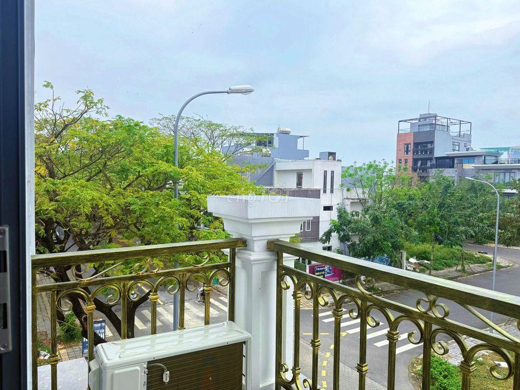 Cho thuê căn Studio Ngay Trục Shophouse FPT, Hướng Đông, Giá chỉ 4,5tr