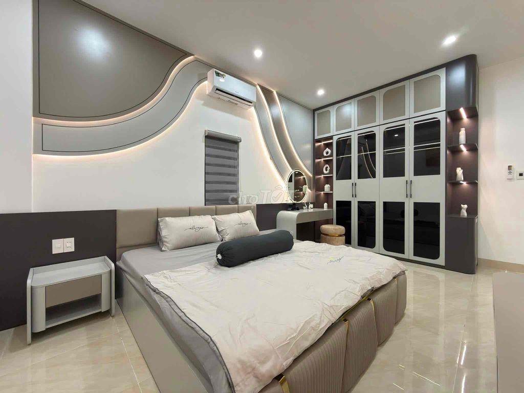 🔥CẶP SIÊU PHẨM THÁI THỊ BÔI - CÁCH ĐƯỜNG VÀI BƯỚC CHÂB