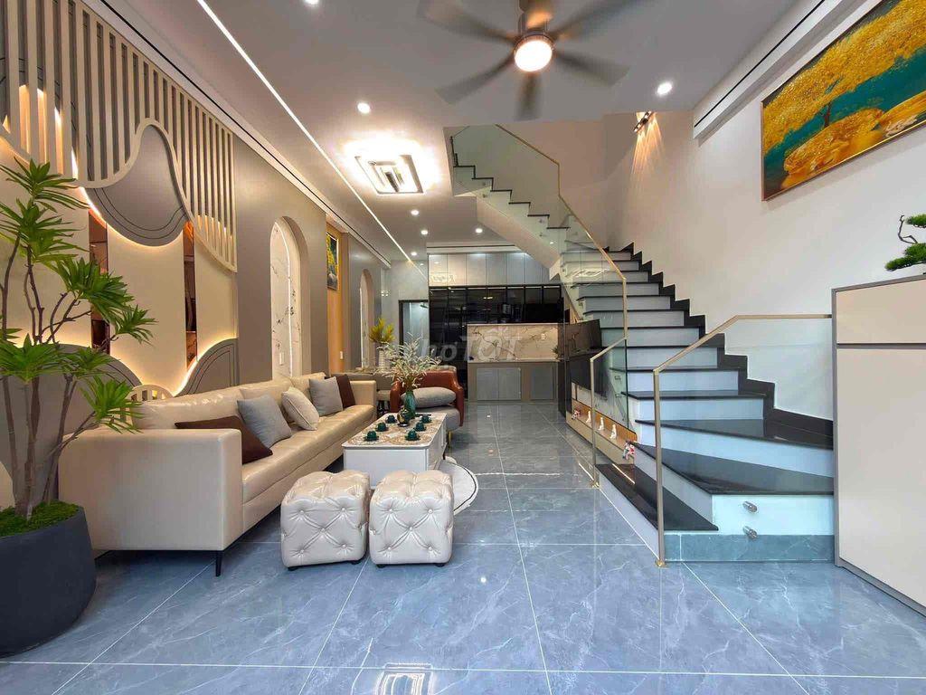 🔥CẶP SIÊU PHẨM THÁI THỊ BÔI - CÁCH ĐƯỜNG VÀI BƯỚC CHÂB