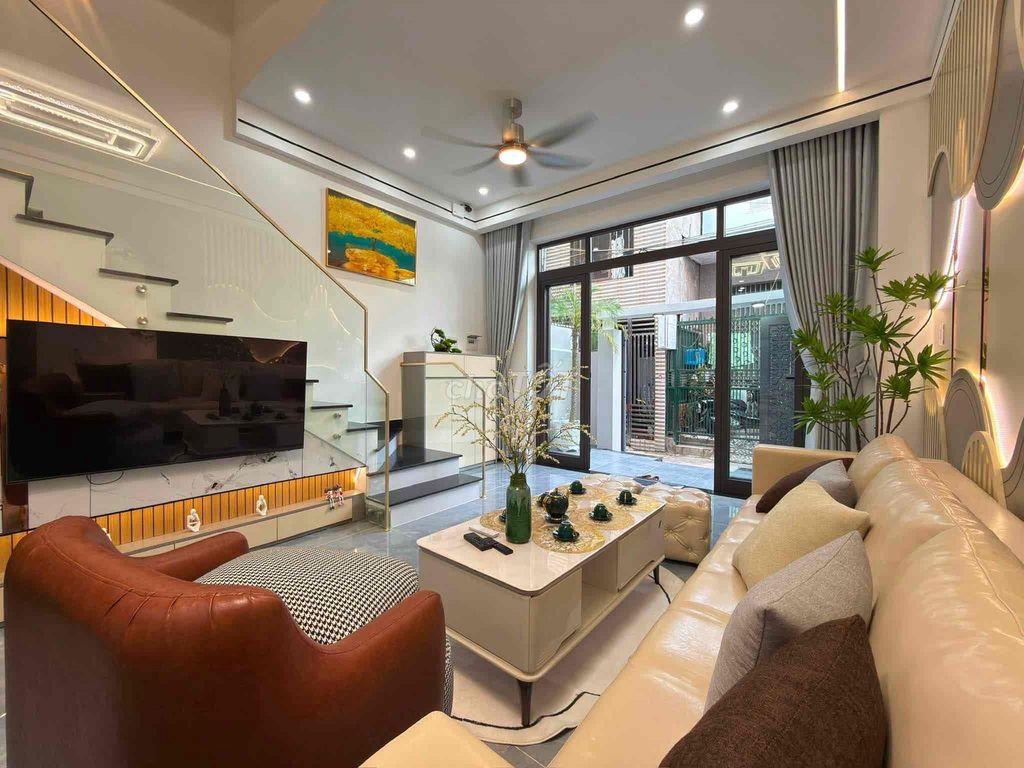 🔥CẶP SIÊU PHẨM THÁI THỊ BÔI - CÁCH ĐƯỜNG VÀI BƯỚC CHÂB