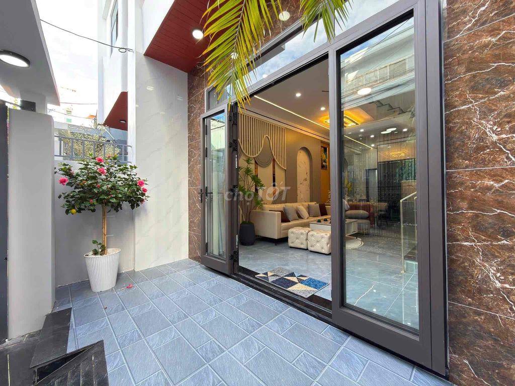 🔥CẶP SIÊU PHẨM THÁI THỊ BÔI - CÁCH ĐƯỜNG VÀI BƯỚC CHÂB
