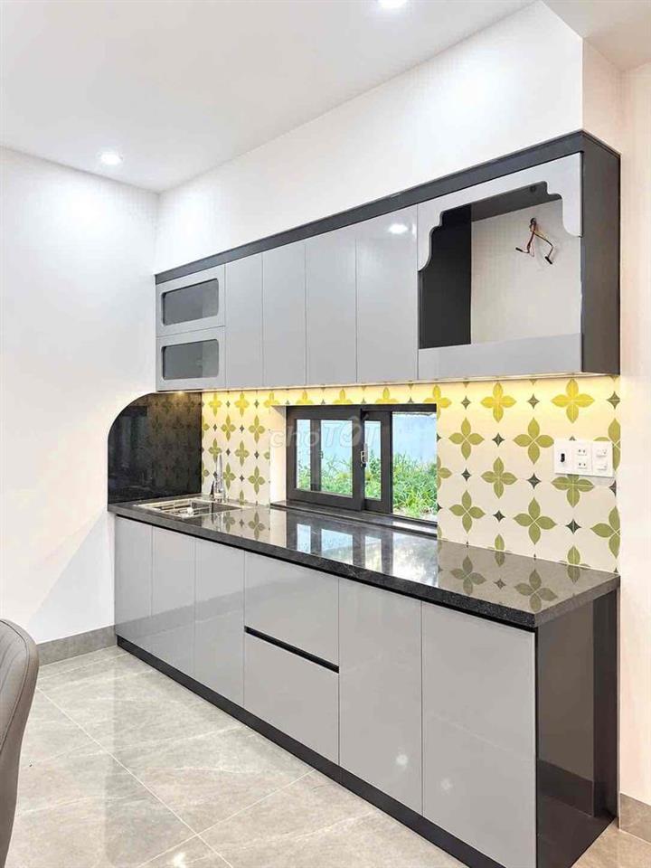 122m ngang 5m 3pn full nội thất sân vườn rộng giá rẻ