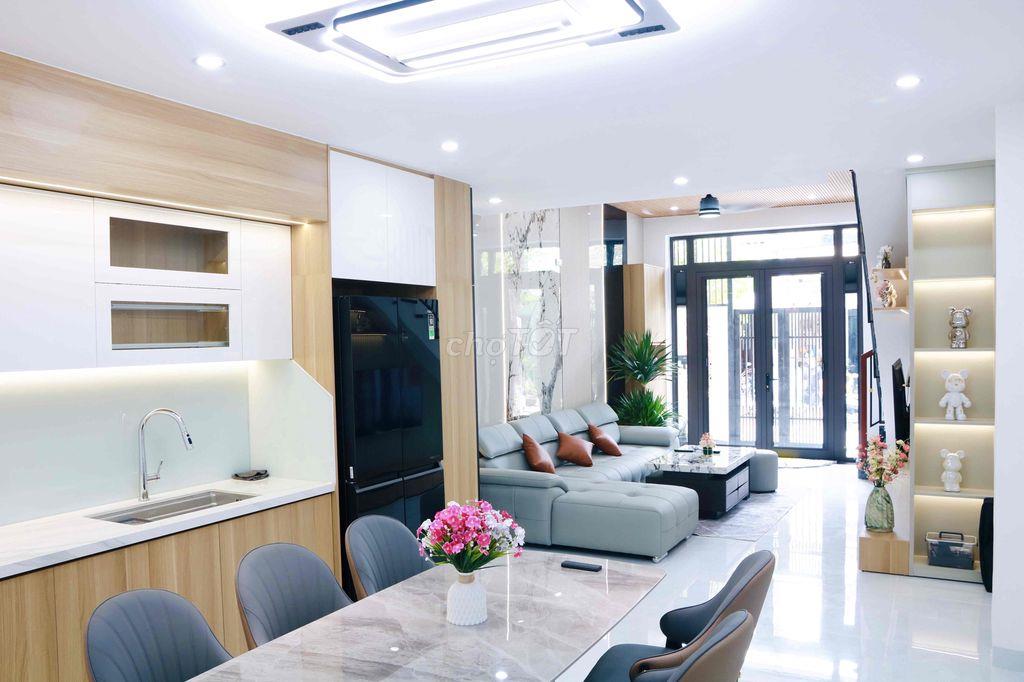 Bán nhà 2 tầng mặt tiền đường 5m5 Sơn Trà ! Full nội thất nới đẹp