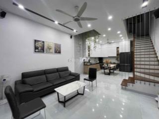 Vip đảo 1, Nguyễn Mỹ cần bán