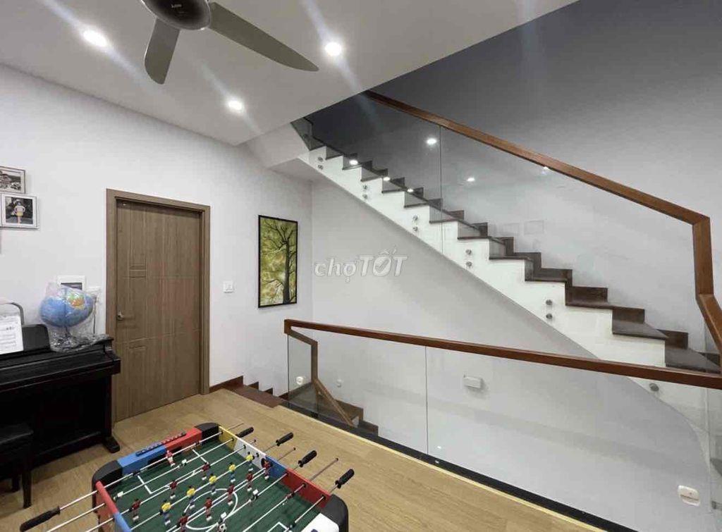 Vip đảo 1, Nguyễn Mỹ cần bán