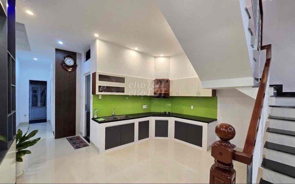 Bán nhà cũ 3 mê, rẻ sập hầm không tin được