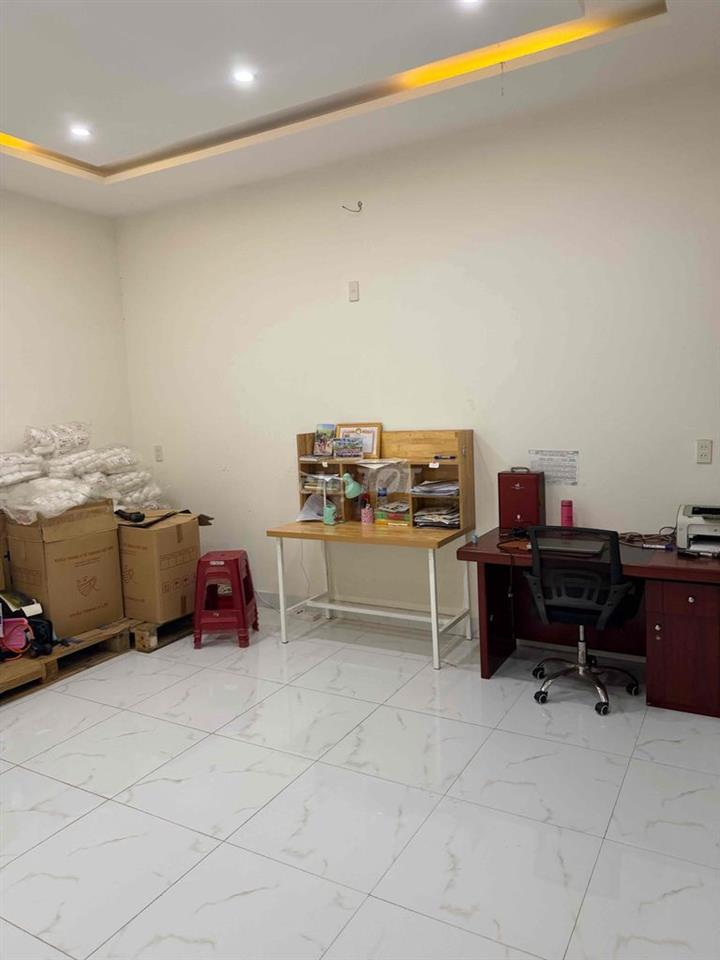 Bán nhà cũ 3 mê, rẻ sập hầm không tin được