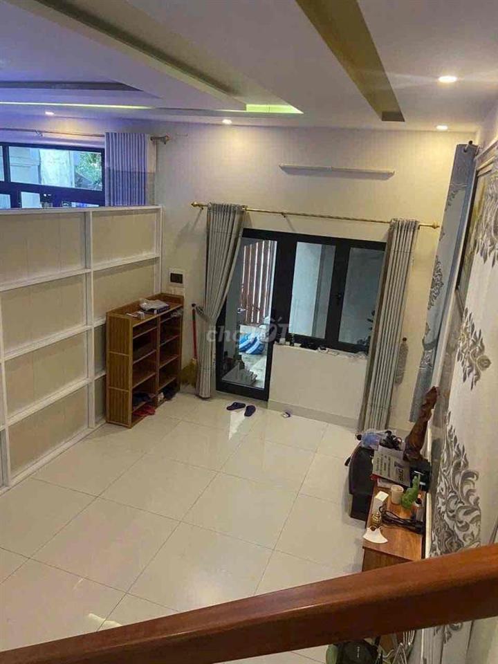 Bán nhà cũ 3 mê, rẻ sập hầm không tin được