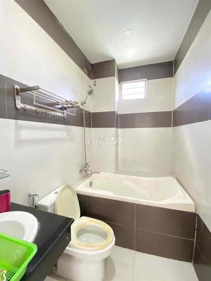 bán nhà Hoà Xuân cạnh Aonmall giá rẻ sập hầm