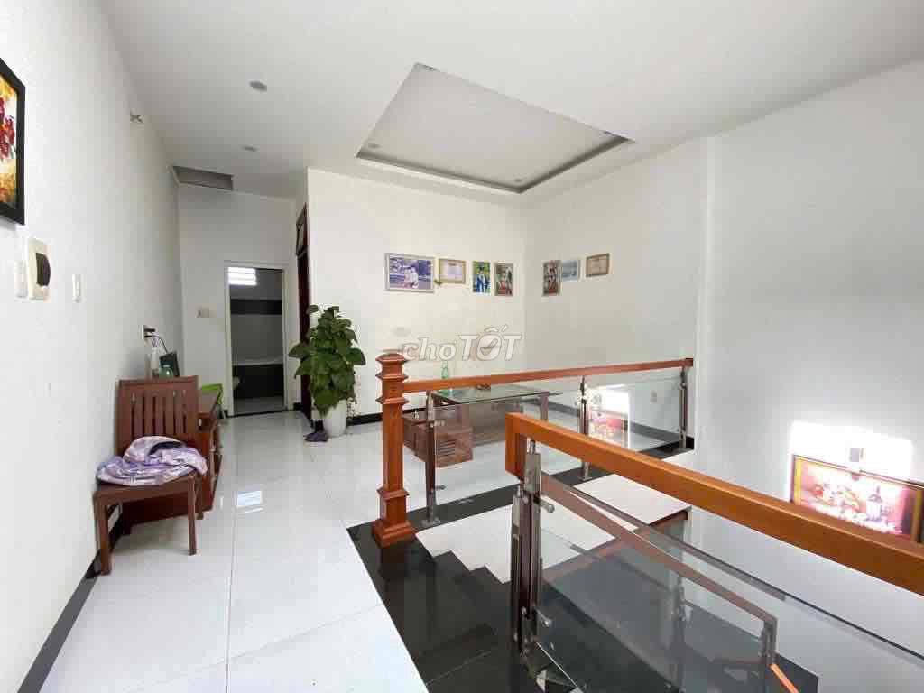 bán nhà Hoà Xuân cạnh Aonmall giá rẻ sập hầm
