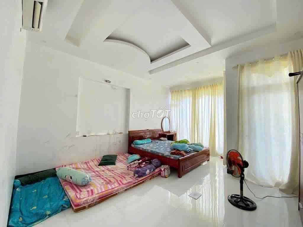 bán nhà Hoà Xuân cạnh Aonmall giá rẻ sập hầm
