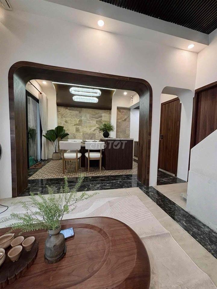 cần bán nhà trung tâm sát mặt tiền - hướng nam