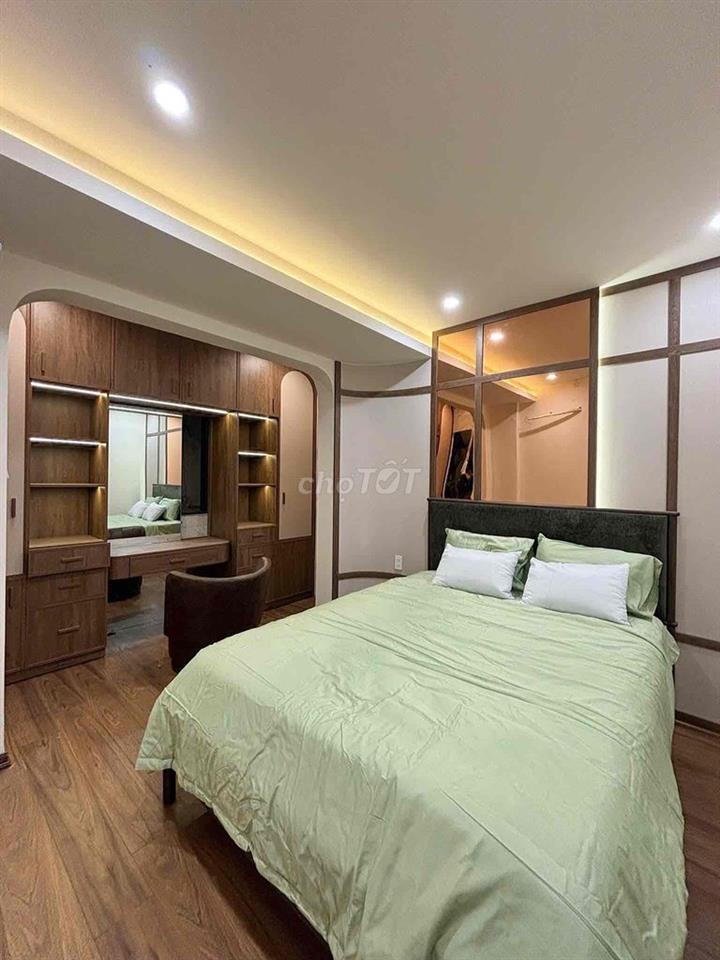 cần bán nhà trung tâm sát mặt tiền - hướng nam