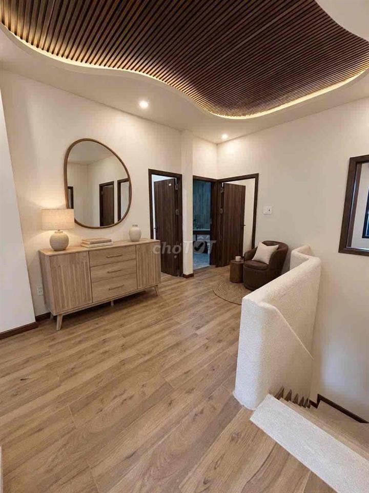 cần bán nhà cạnh mặt tiền trung tâm gần big c