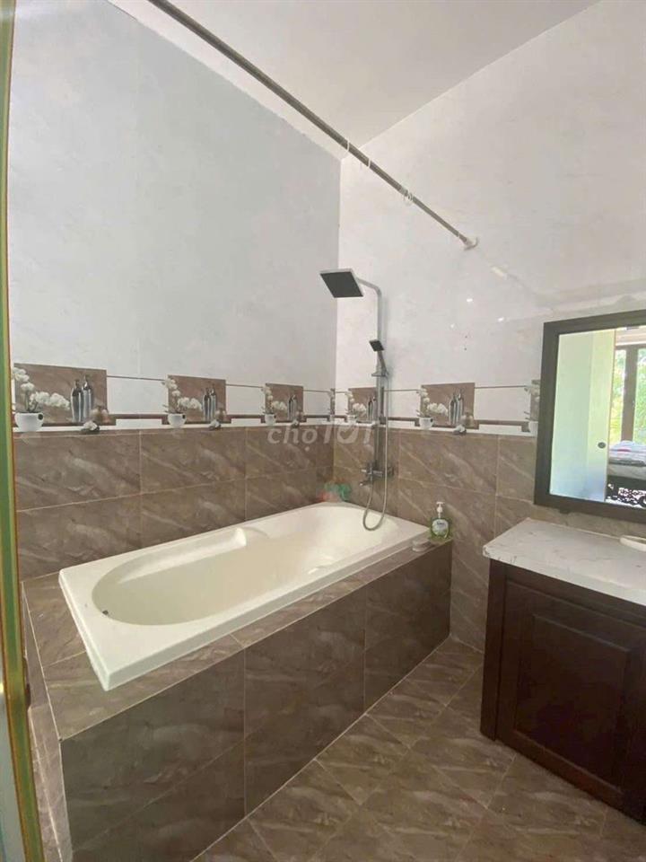NHÀ 3 TẦNG ĐƯỜNG MỸ ĐA TÂY 4PN 5WC