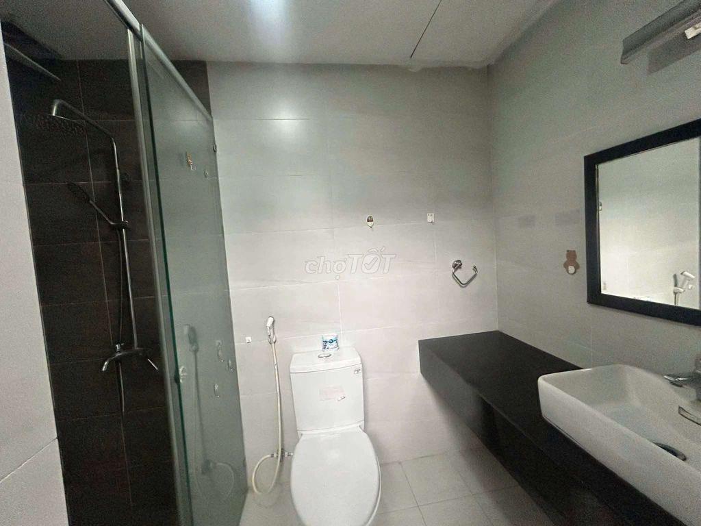 NHÀ ĐA MẶN ĐÔNG 4 ( 4PN 3WC)