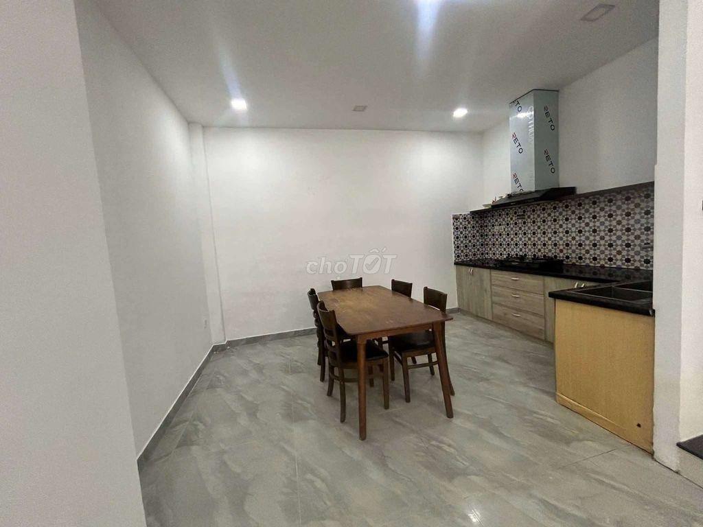 NHÀ ĐA MẶN ĐÔNG 4 ( 4PN 3WC)