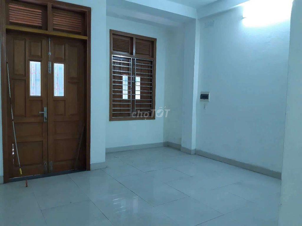 Bán nhà 3 Tầng Mặt Tiền Lê Văn Hiến
