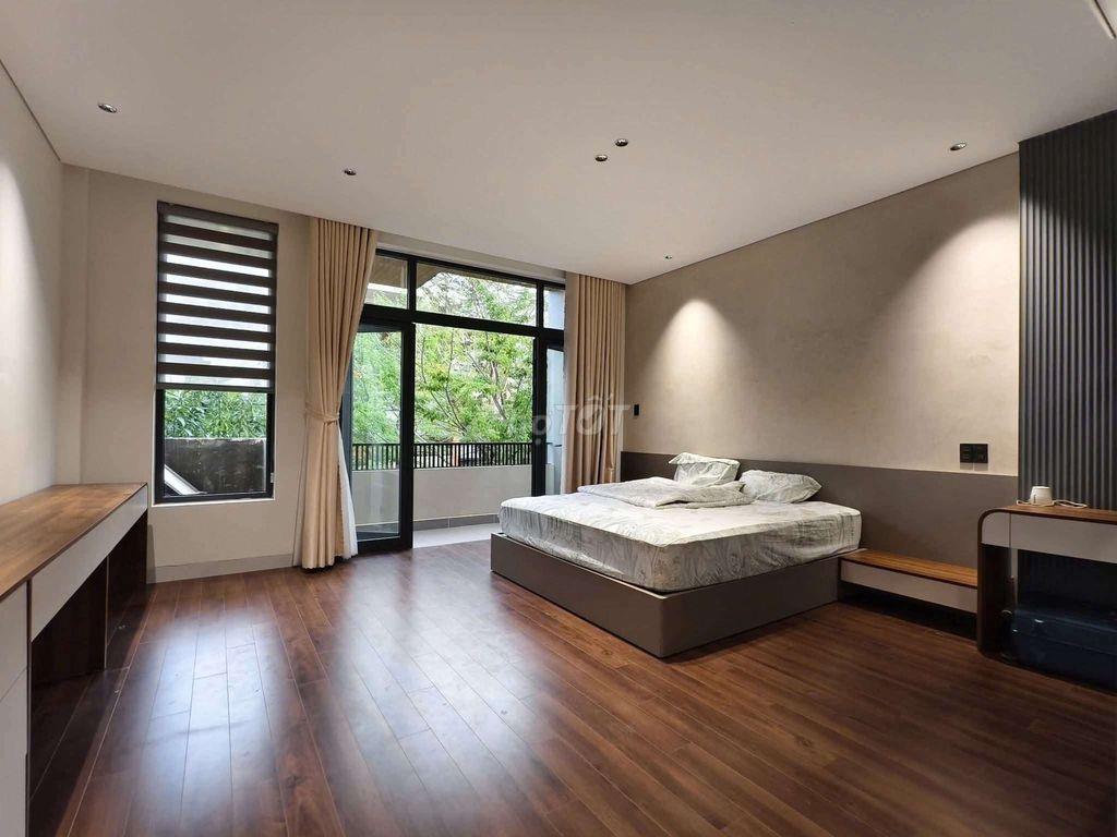 CẦN BÁN GẤP NHÀ 3 TẦNG ĐANG Ở HÒA XUÂN