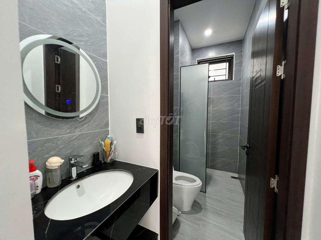 CẦN BÁN GẤP NHÀ TỰ XÂY Ở , MỚI NỬA NĂM