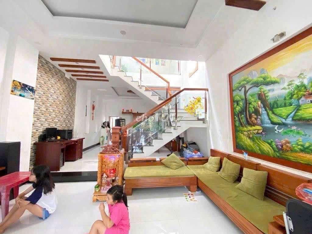 GẤP GẤP BÁN NHANH NHÀ 2 TẦNG CỔ MÂN LAN