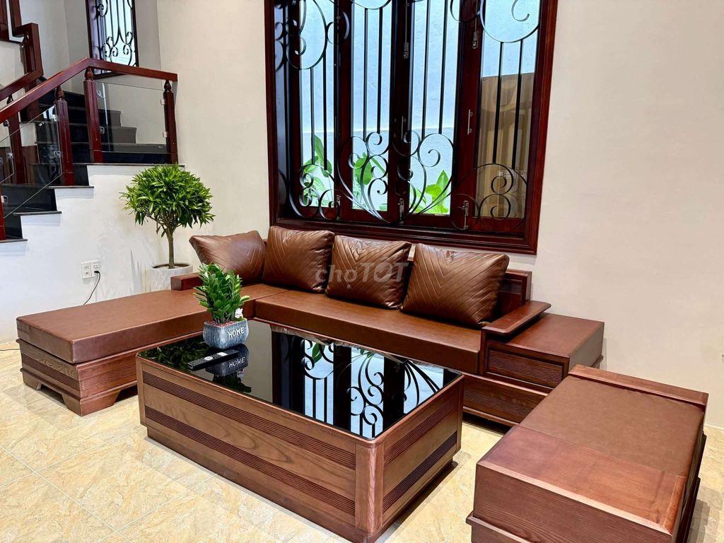 Bán ngôi nhà sân vườn 200m2 view công viên Hòa Xuân