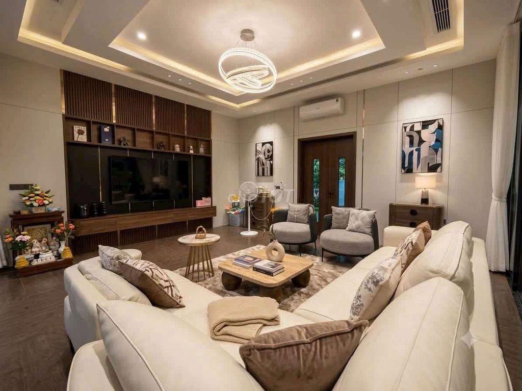 BIỆT THỰ SÁT CÔNG VIÊN CẦN BÁN GẤP