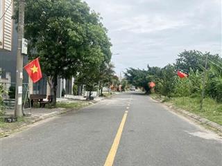 Nhà 3 tầng cao cấp