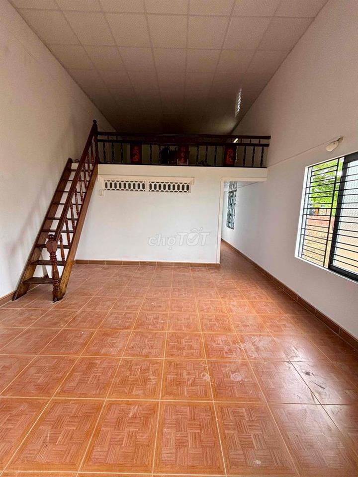 chủ cần tiền cho con đi du học , bán gấp nhà la bông hoà tiến 145m2