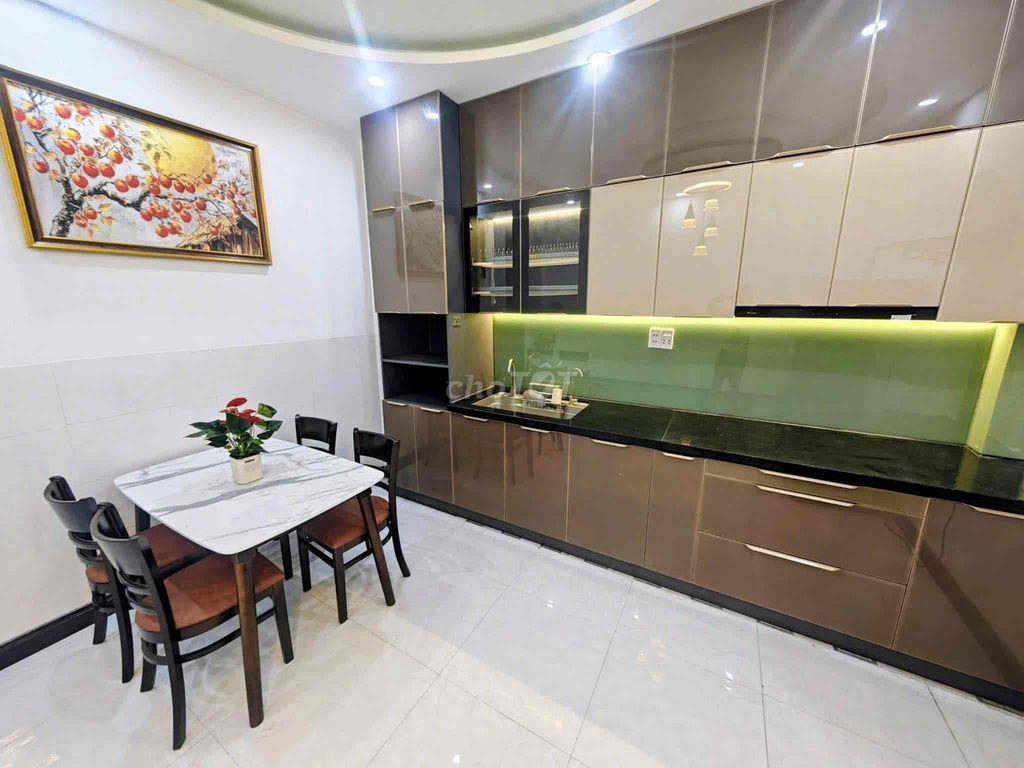 Hiếm có căn nào vừa full nội thất, vừa ô tô vào tận nhà, lại dưới 4 tỷ